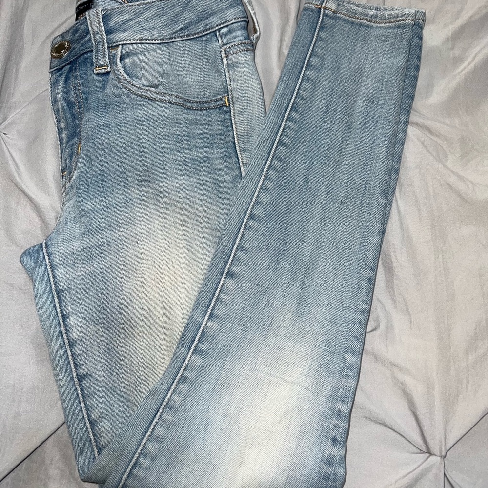 Light wash, size 0 short jeans, mid waist